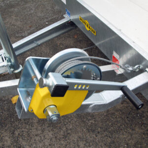 Humbaur Universal 3000 Seilwinde, Auffahrbohlen u Aluboden – Bild 4