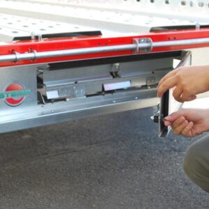 STEMA STM O1 7.5-25-13.1 Rot gepulvert – Motorradtransporter – Bild 3